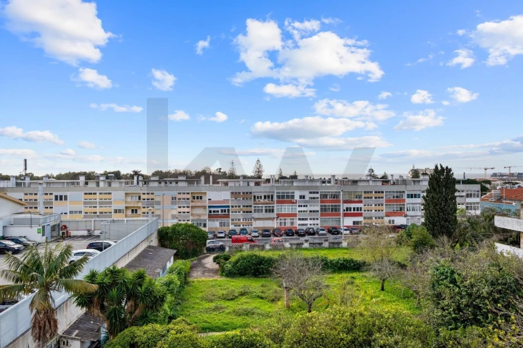 Apartamento T1 para Venda em Carcavelos e Parede Foto 27