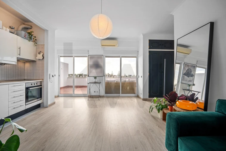 Apartamento T1 para Venda em Carcavelos e Parede Foto 21