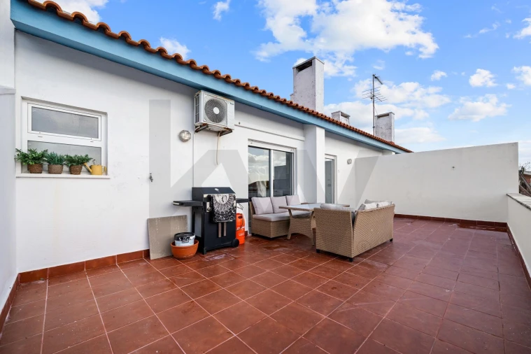 Apartamento T1 para Venda em Carcavelos e Parede Foto 19