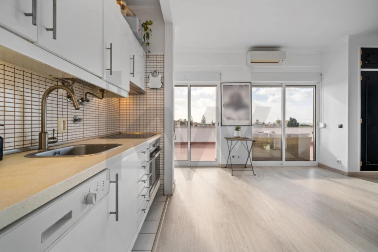 Apartamento T1 para Venda em Carcavelos e Parede Foto 3