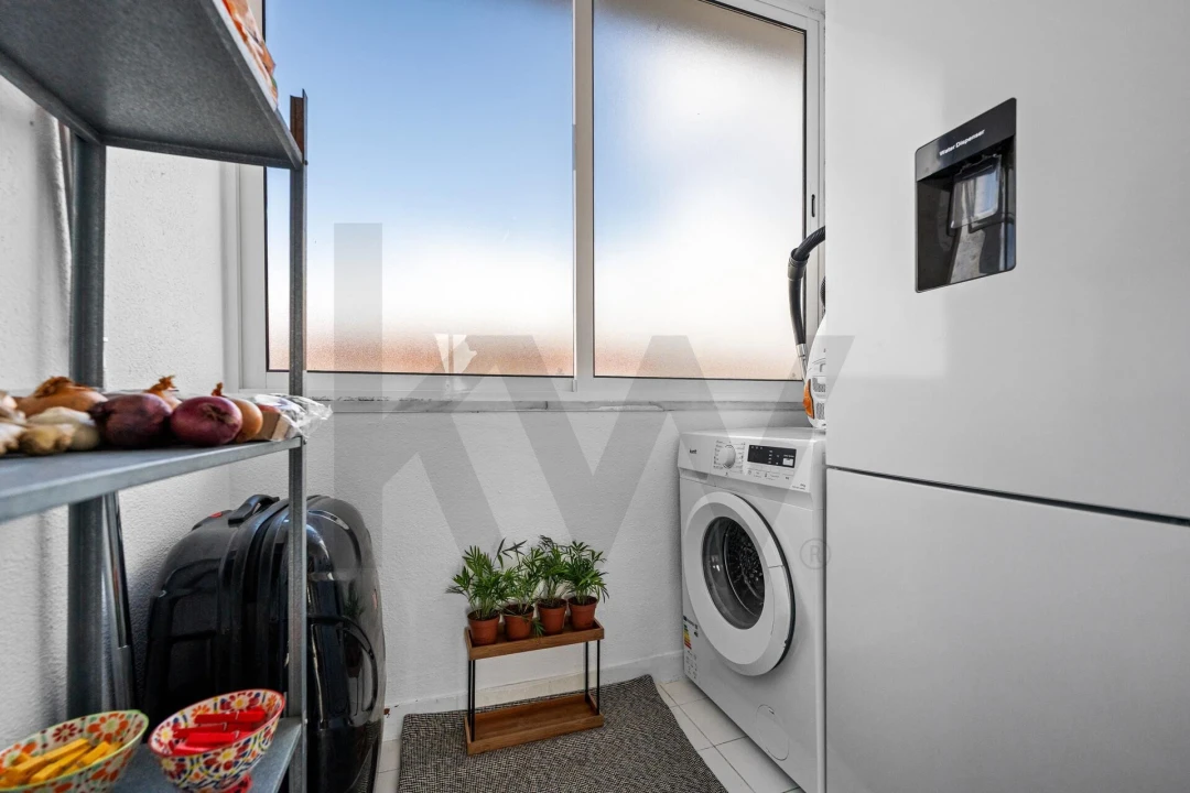 Apartamento T1 para Venda em Carcavelos e Parede Foto 22