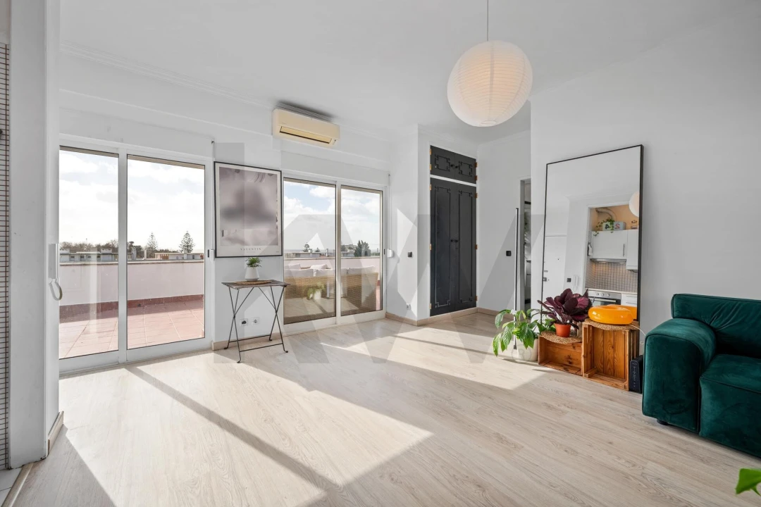 Apartamento T1 para Venda em Carcavelos e Parede Foto 17