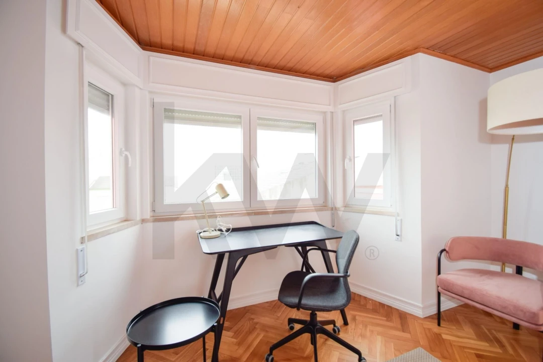 Apartamento T2 para Arrendamento em Carcavelos e Parede Foto 6