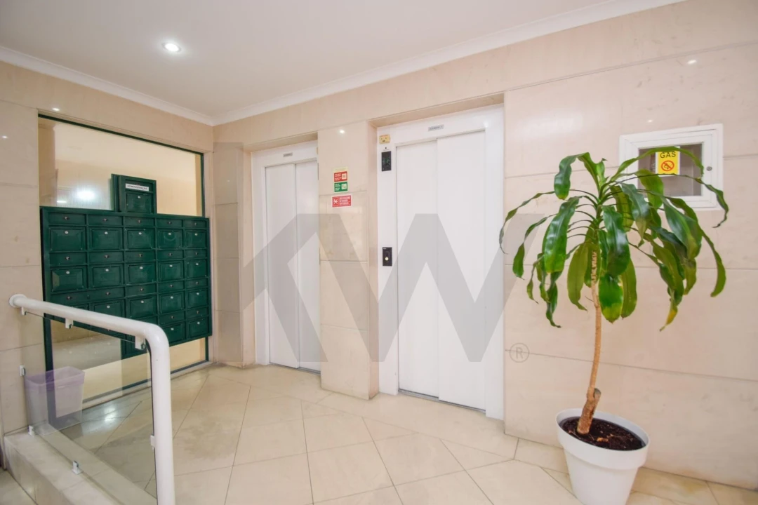 Apartamento T2 para Arrendamento em Carcavelos e Parede Foto 28