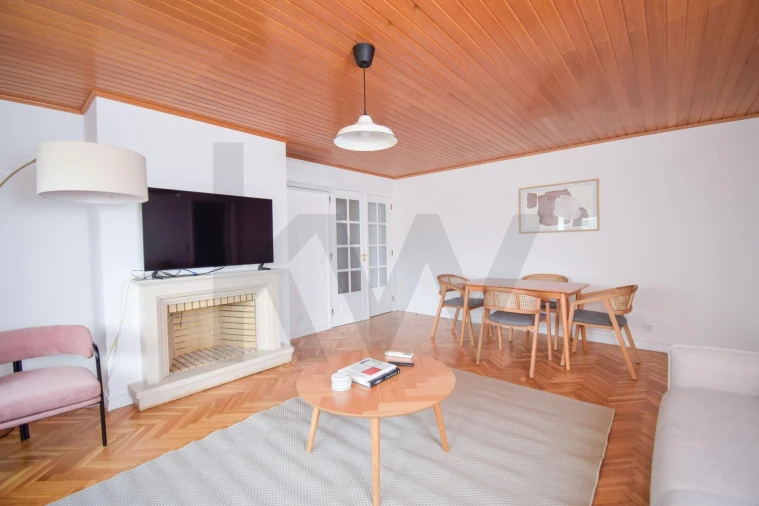 Apartamento T2 para Arrendamento em Carcavelos e Parede Foto 4