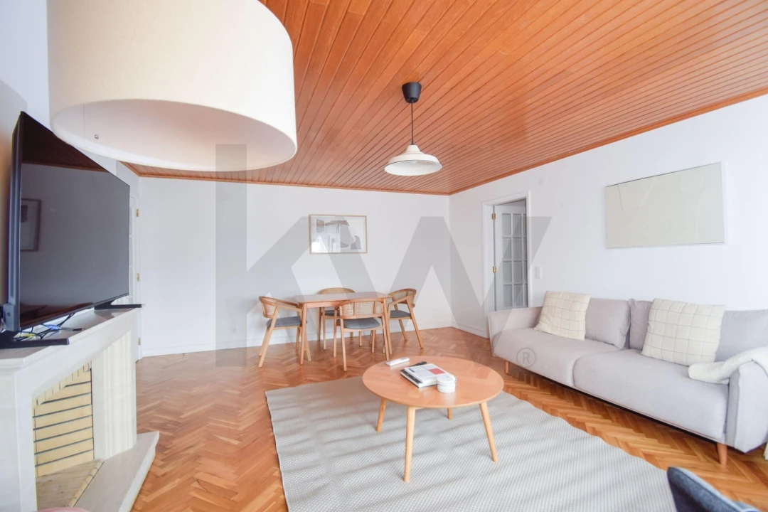 Apartamento T2 para Arrendamento em Carcavelos e Parede Foto 7