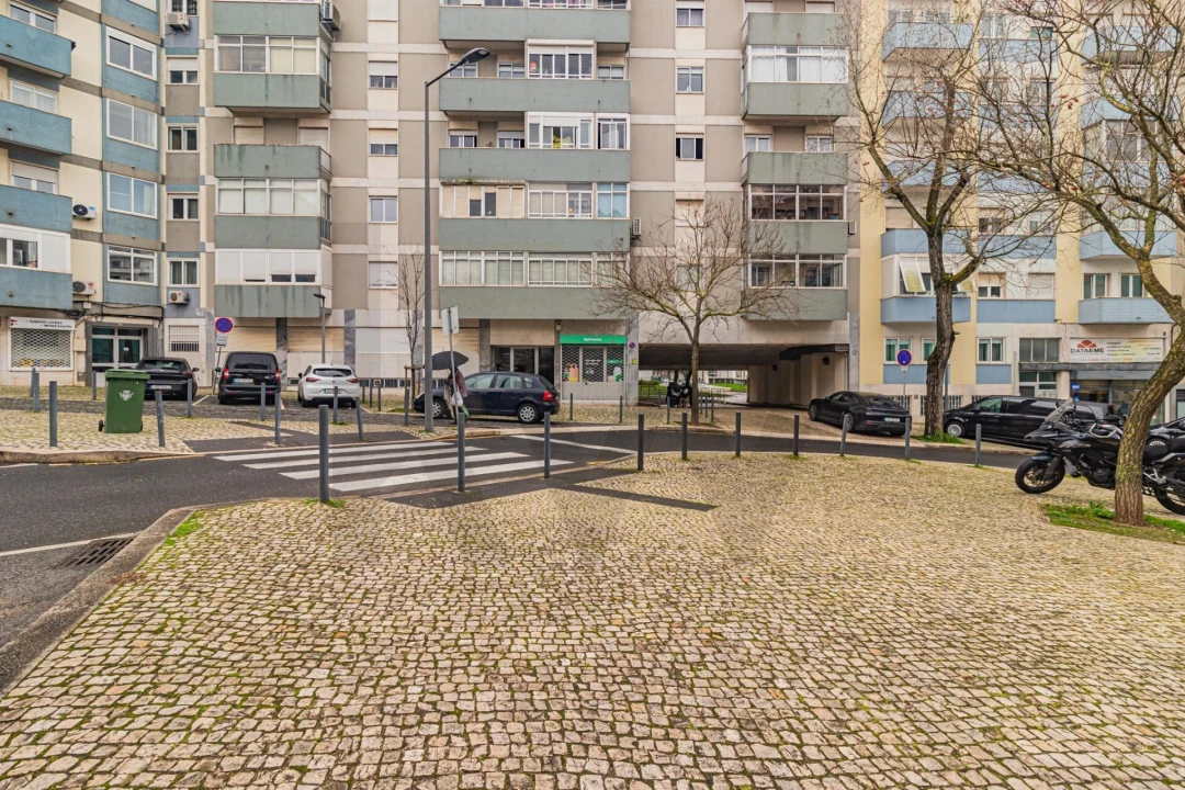 Apartamento T4 para Arrendamento em Benfica Foto 35