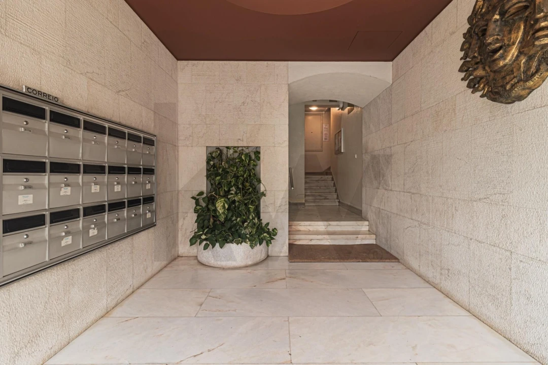 Apartamento T4 para Arrendamento em Benfica Foto 33