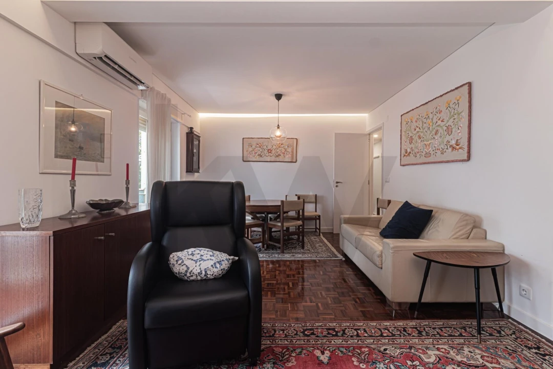 Apartamento T4 para Arrendamento em Benfica Foto 2