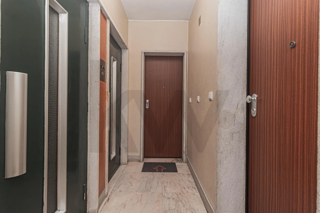 Apartamento T4 para Arrendamento em Benfica Foto 32