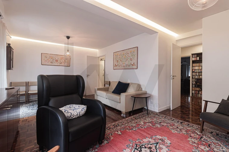 Apartamento T4 para Arrendamento em Benfica Foto 4