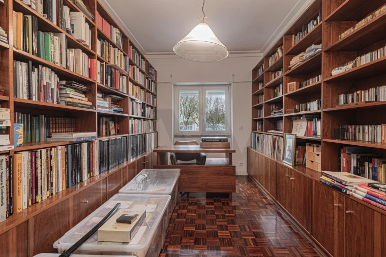 Apartamento T4 para Arrendamento em Benfica Foto 18