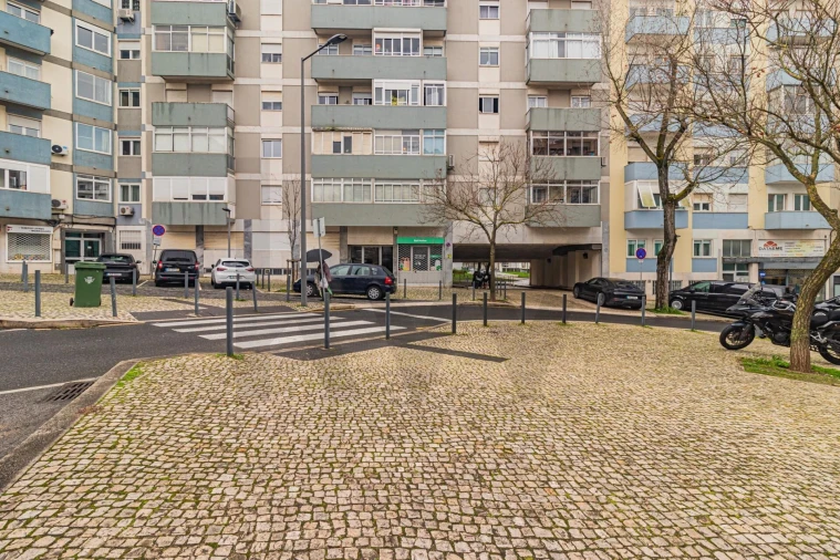 Apartamento T4 para Arrendamento em Benfica Foto 35