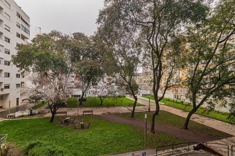 Apartamento T4 para Arrendamento em Benfica Foto 11