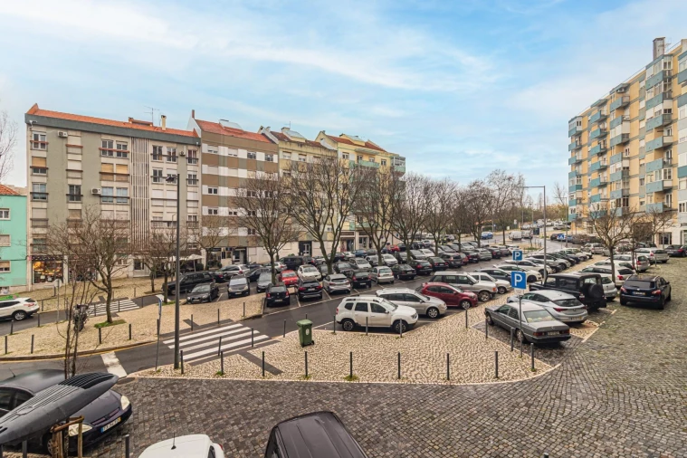 Apartamento T4 para Arrendamento em Benfica Foto 25