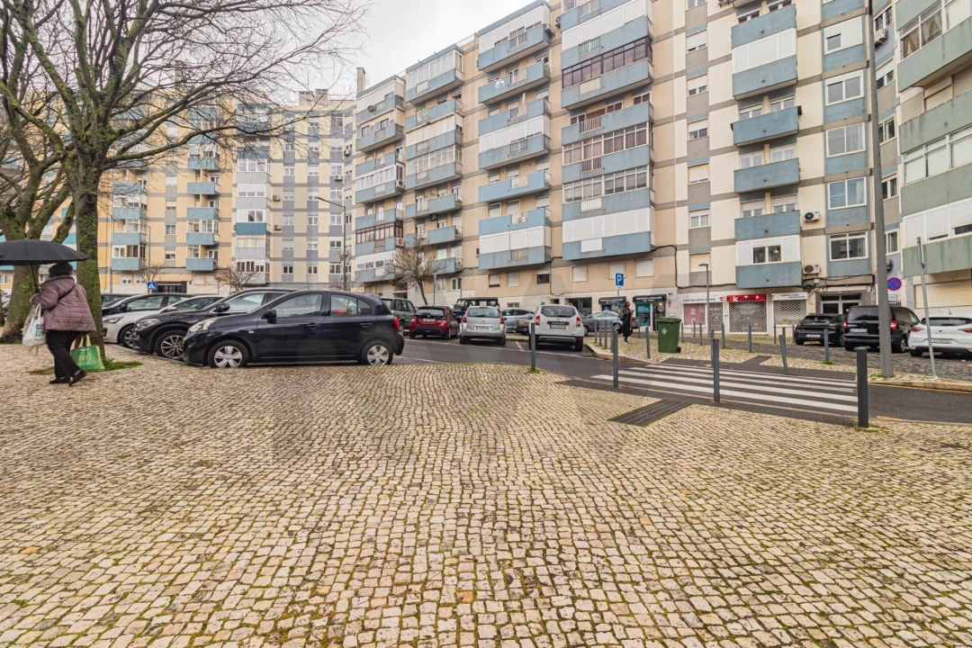Apartamento T4 para Arrendamento em Benfica Foto 36