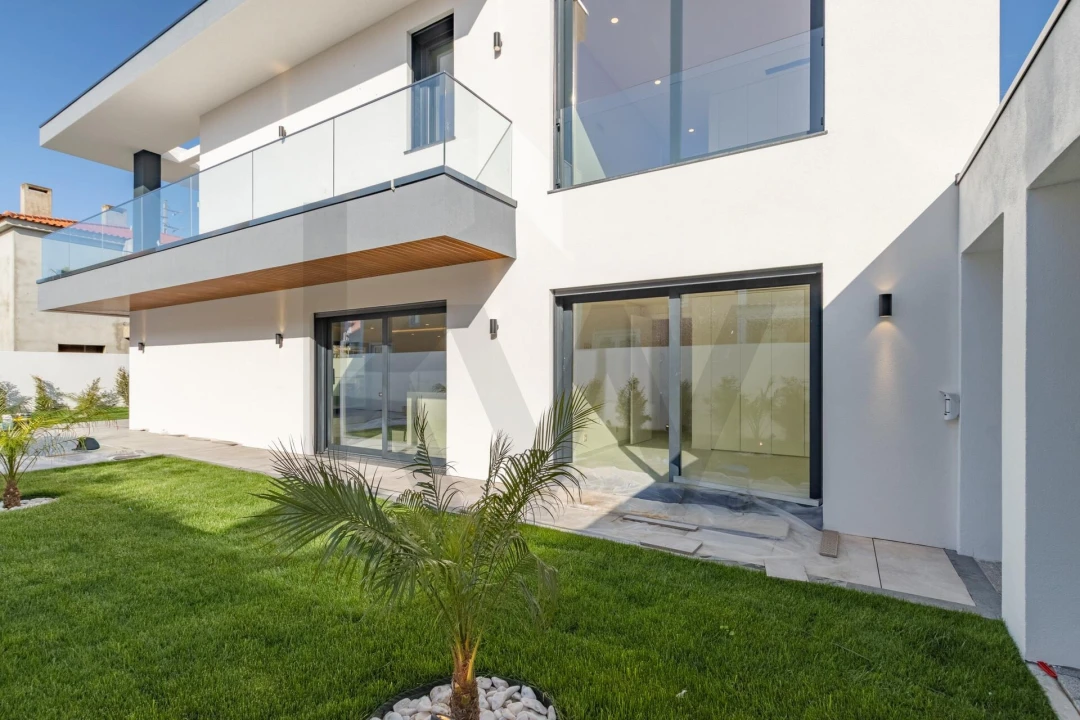 Moradia T4 para Venda em Alcabideche Foto 3