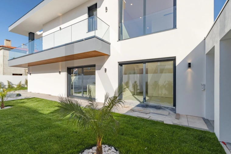 Moradia T4 para Venda em Alcabideche Foto 3