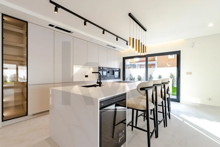 Moradia T4 para Venda em Alcabideche Foto 9