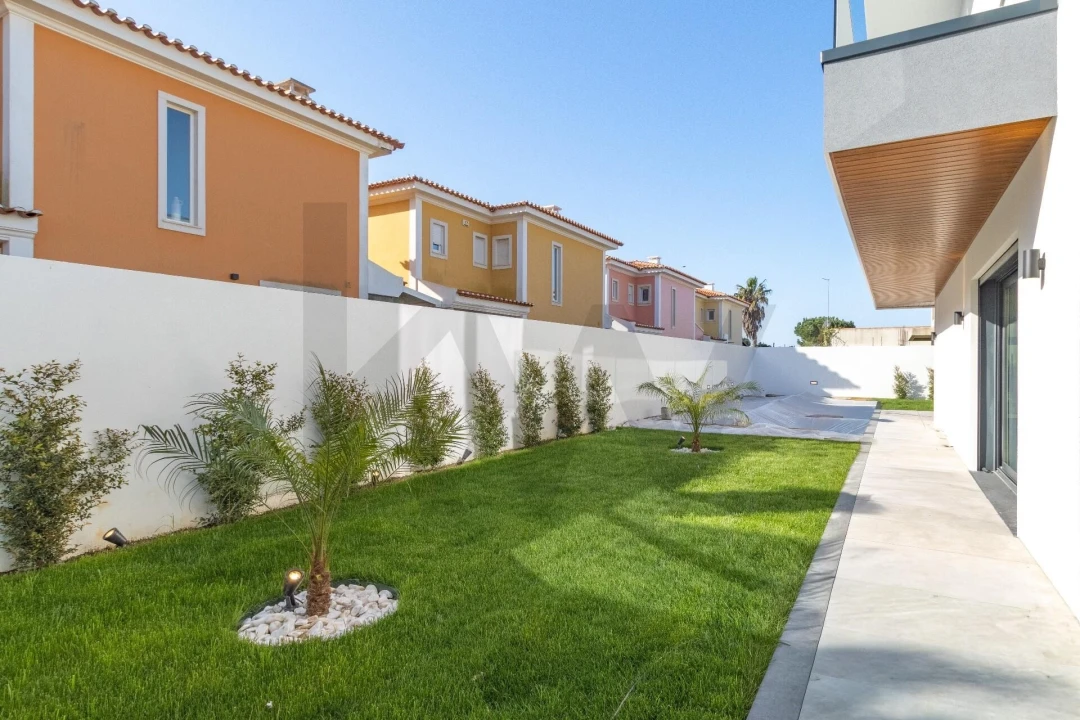 Moradia T4 para Venda em Alcabideche Foto 4