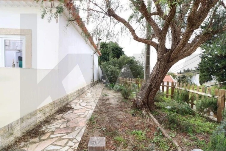 Moradia T2 para Arrendamento em Ajuda Foto 21