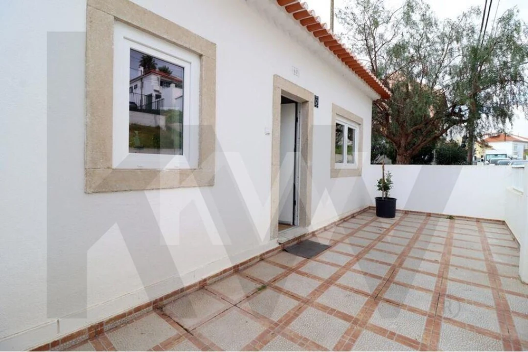 Moradia T2 para Arrendamento em Ajuda Foto 20