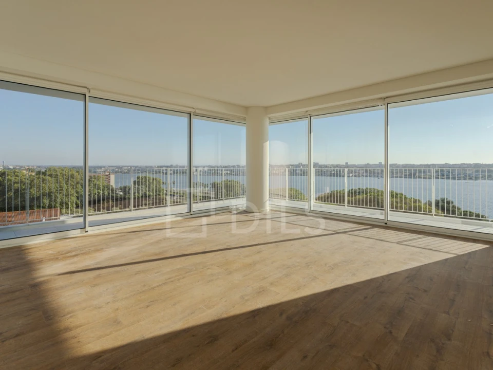 Apartamento T3 para Venda em Seixal, Arrentela e Aldeia de Paio Pires Foto 4