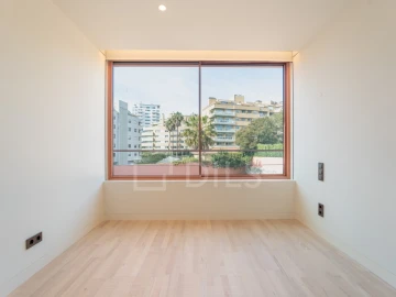 Apartamento T4 para Venda em Aldoar, Foz do Douro e Nevogilde