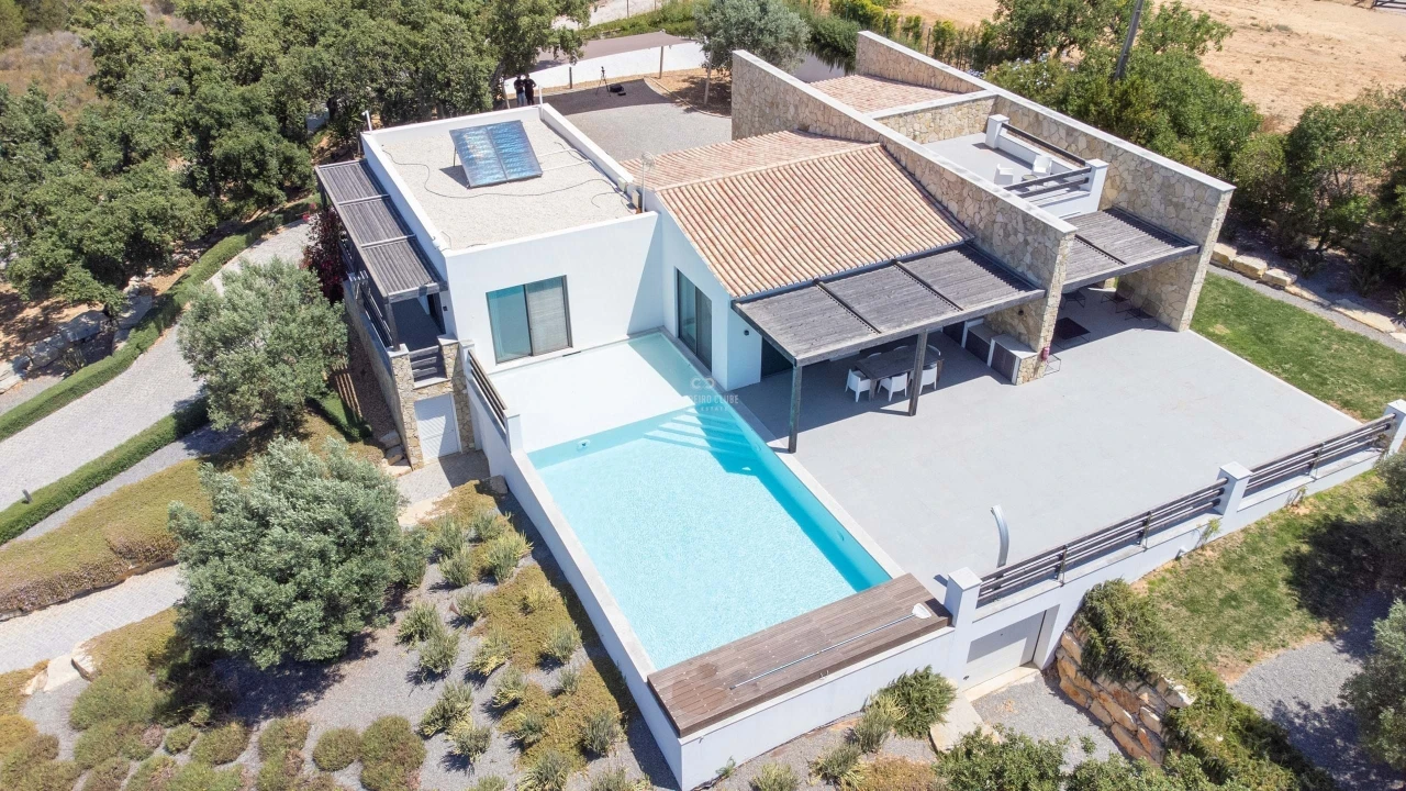 Moradia T4 para Venda em Ferragudo Foto 1