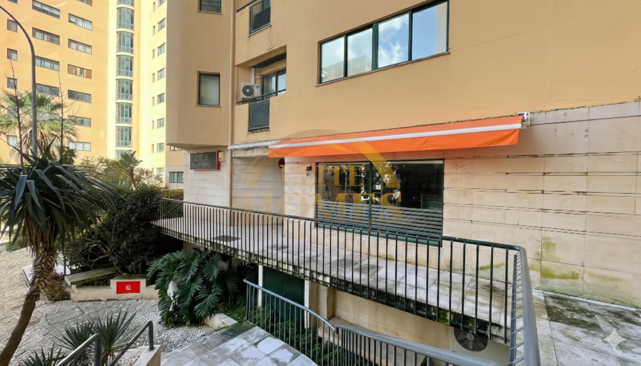 Negócio para Venda em Algés, Linda-A-Velha e Cruz Quebrada-Dafundo Foto 2