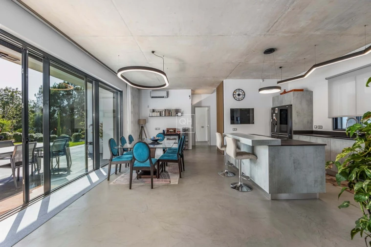 Moradia T4 para Venda em Almancil Foto 4