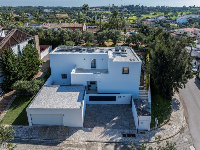 Moradia T4 para Venda em Almancil Foto 20