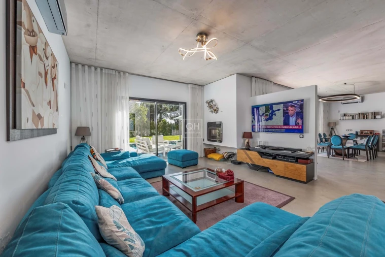 Moradia T4 para Venda em Almancil Foto 9