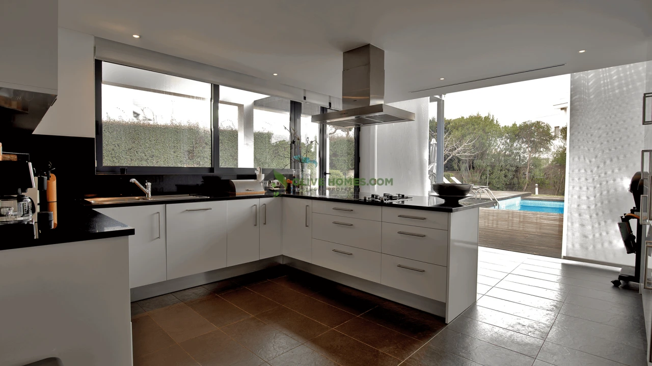 Moradia T5 para Venda em Quarteira Foto 57