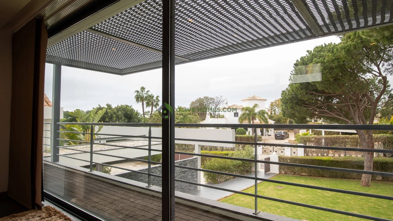 Moradia T5 para Venda em Quarteira Foto 47