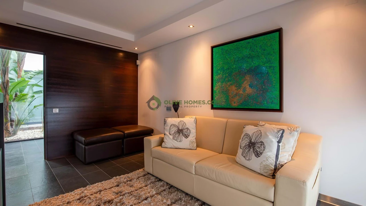 Moradia T5 para Venda em Quarteira Foto 53