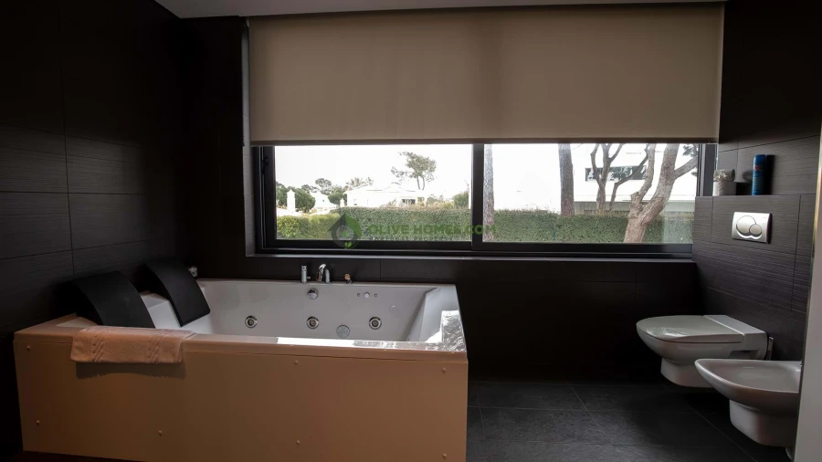 Moradia T5 para Venda em Quarteira Foto 42