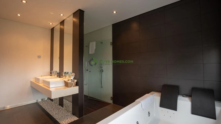 Moradia T5 para Venda em Quarteira Foto 43