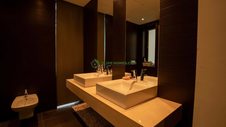 Moradia T5 para Venda em Quarteira Foto 50