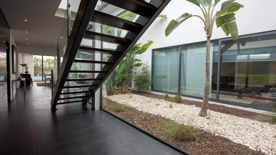 Moradia T5 para Venda em Quarteira Foto 14