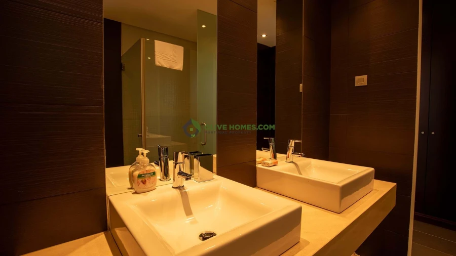 Moradia T5 para Venda em Quarteira Foto 52