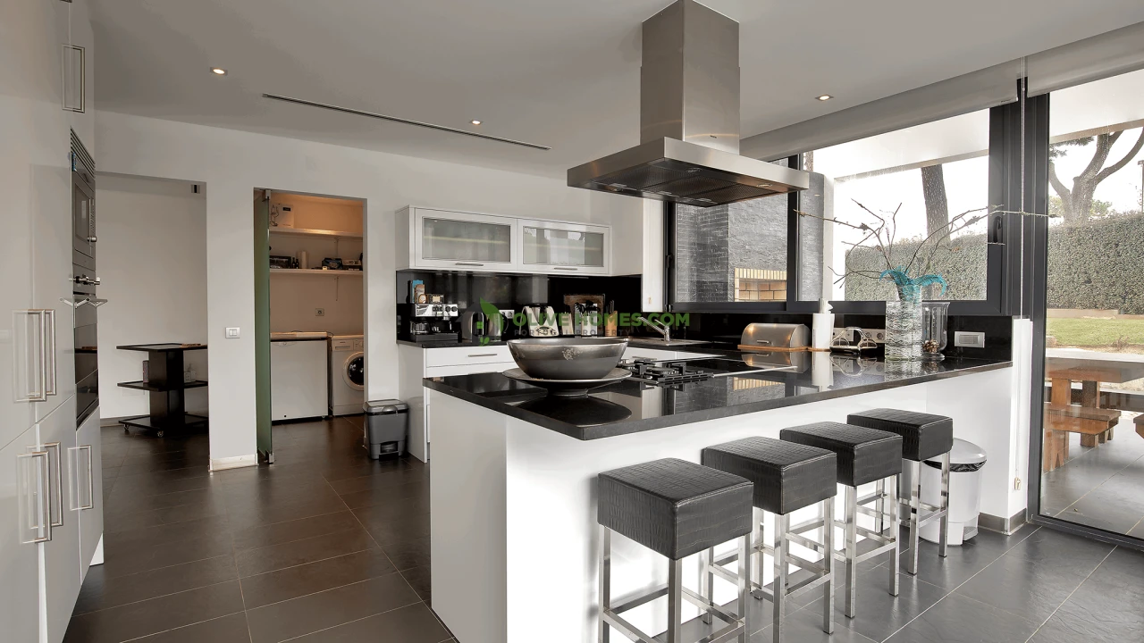 Moradia T5 para Venda em Quarteira Foto 60