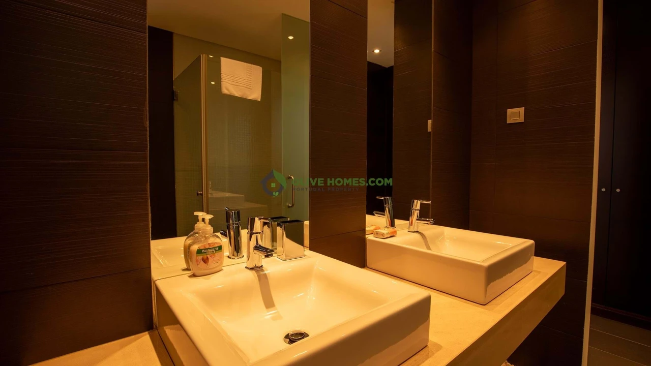 Moradia T5 para Venda em Quarteira Foto 52