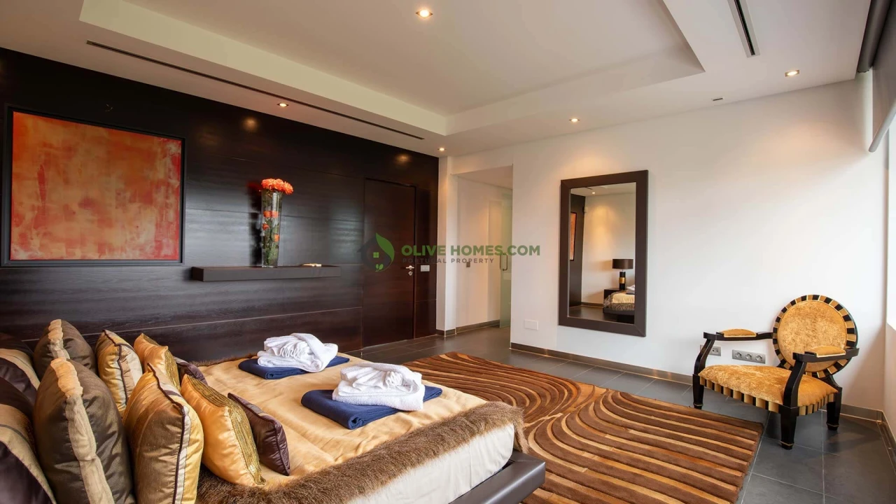 Moradia T5 para Venda em Quarteira Foto 10