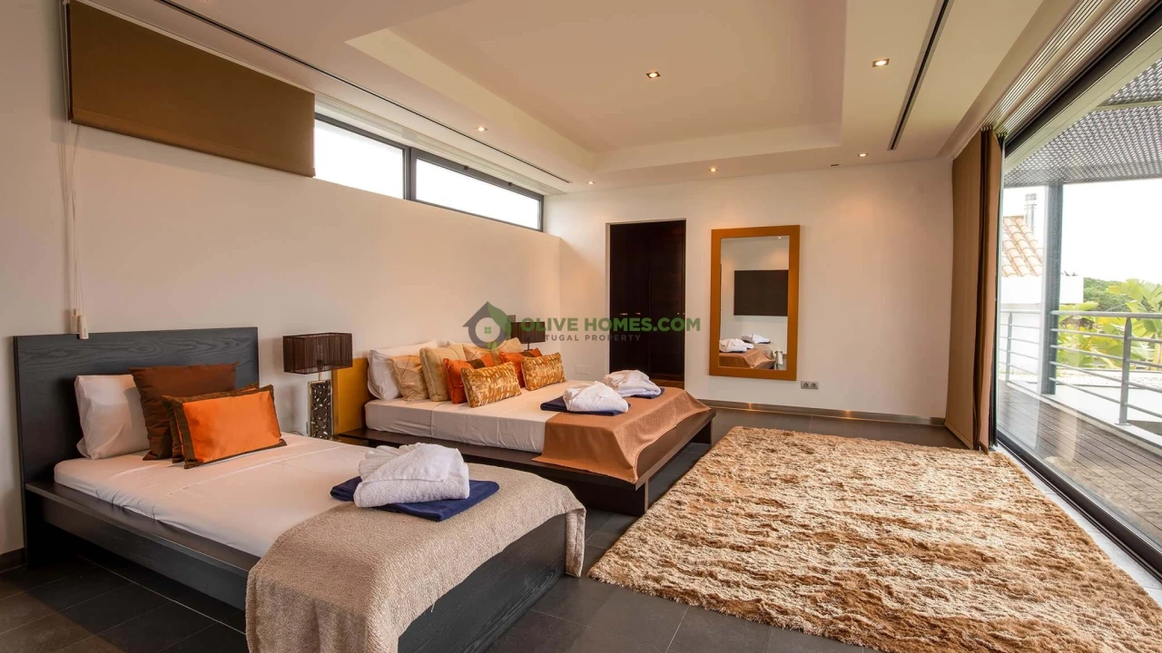 Moradia T5 para Venda em Quarteira Foto 46