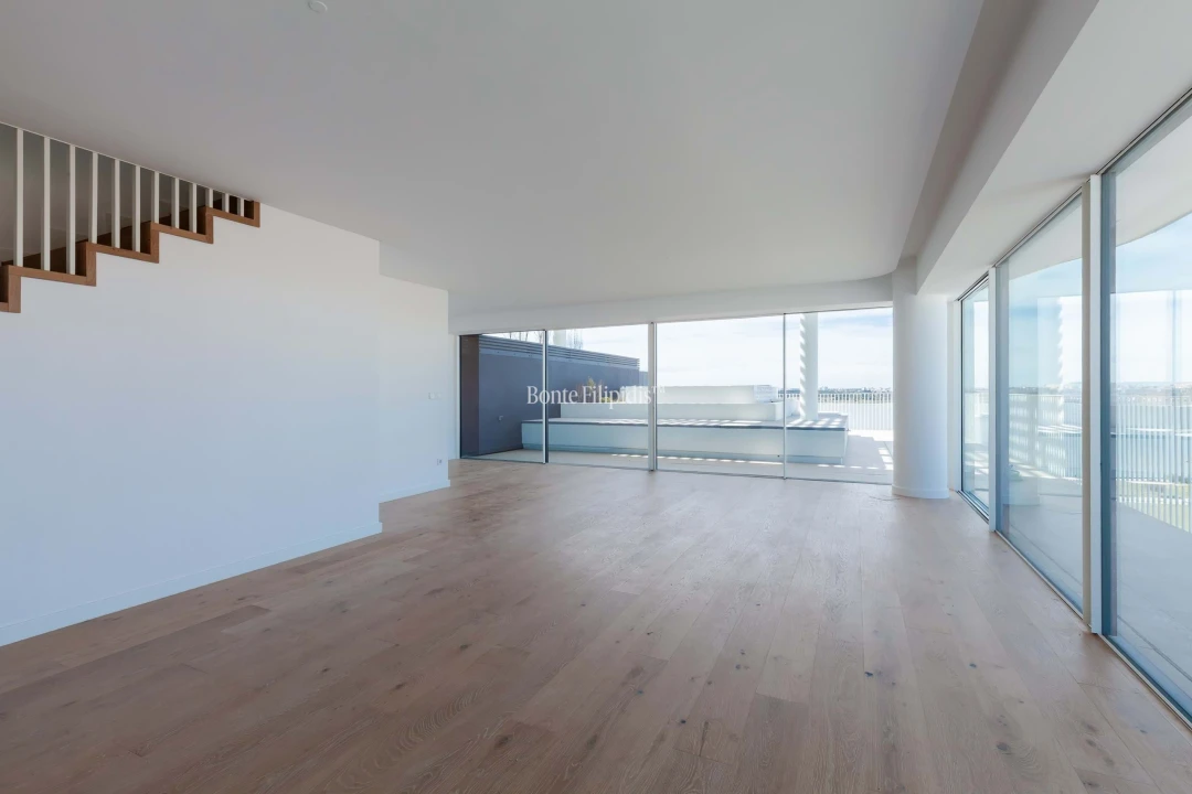 Apartamento T4 para Venda em Barreiro e Lavradio Foto 5