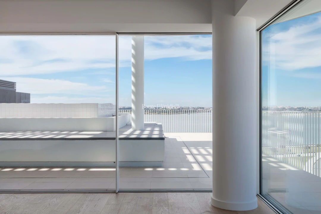 Apartamento T4 para Venda em Barreiro e Lavradio Foto 6