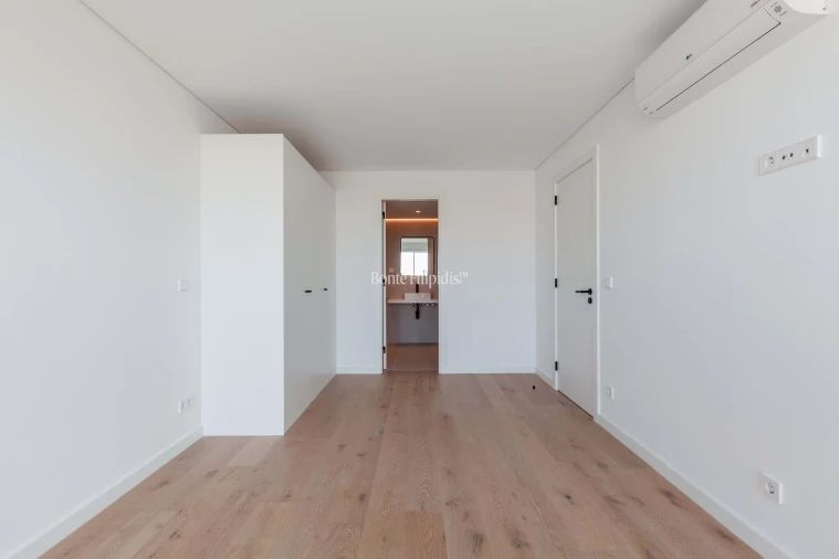 Apartamento T4 para Venda em Barreiro e Lavradio Foto 38