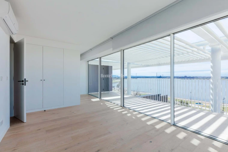 Apartamento T4 para Venda em Barreiro e Lavradio Foto 20