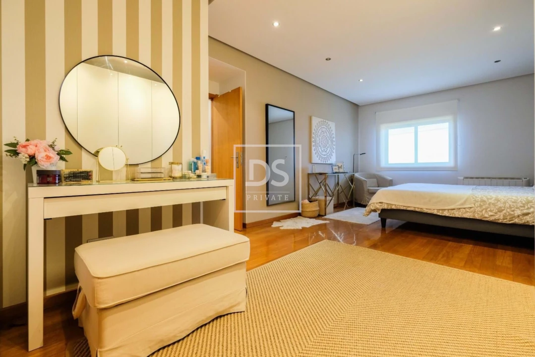 Moradia T4 para Venda em Fânzeres e São Pedro da Cova Foto 6